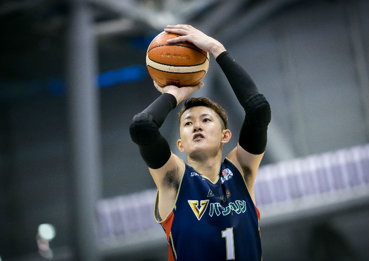 コ*ン様 川村卓也選手 サイン入りバスケットシューズ フォトギャラリー｜第26回FIBA ASIA男子バスケットボール選手権